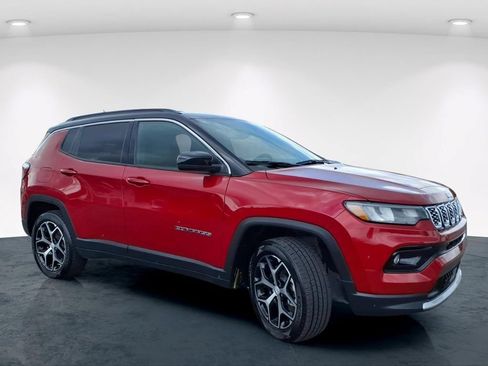 Used 2024 Jeep Compass Limited AWD/4WD image 5