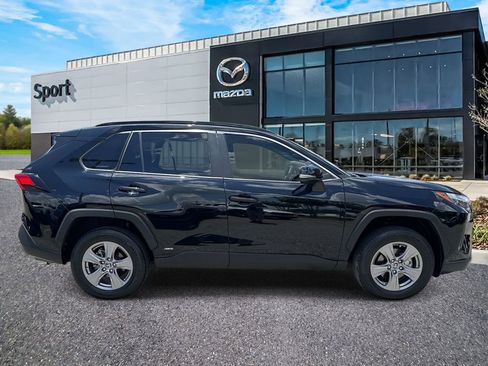 Used 2025 Toyota RAV4 LE AWD/4WD image 2