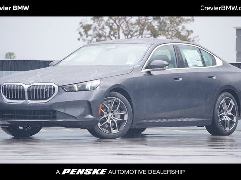 New 2026 BMW i5 eDrive40 w/ Premium Package image 1