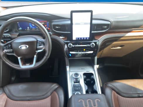 Used 2024 Ford Explorer King Ranch w/ Technology Package AWD/4WD image 15