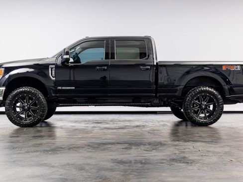 Used 2021 Ford F250 XLT w/ FX4 Off-Road Package image 9