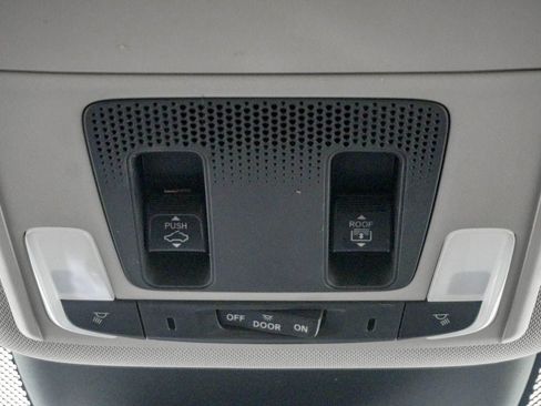 Used 2023 Honda Pilot Touring image 26