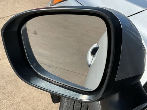 Used 2023 Nissan Rogue SV image 11