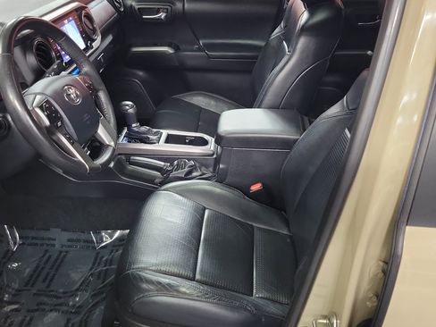 Certified 2020 Toyota Tacoma Limited image 17