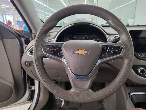 Used 2021 Chevrolet Malibu LT FWD image 10