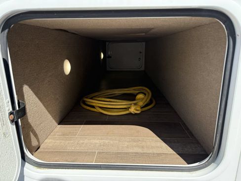 Used 2019 Mercedes-Benz Sprinter 170 image 18