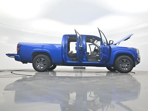Used 2025 Nissan Frontier SV w/ SV Convenience Package RWD image 38
