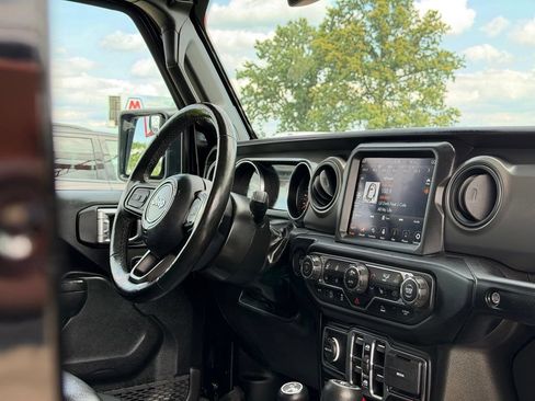 Used 2022 Jeep Wrangler Unlimited Sport AWD/4WD image 37