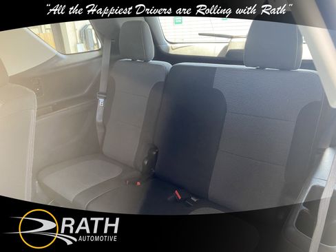 Used 2020 Chevrolet Traverse LS AWD/4WD image 19