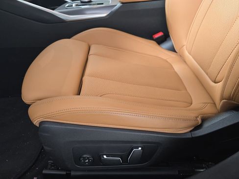 Used 2025 BMW 330i xDrive Sedan w/ Premium Package image 32