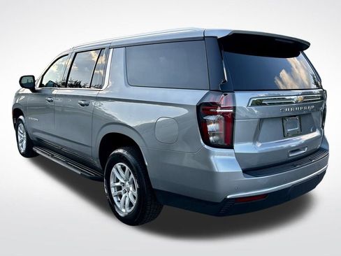 Used 2023 Chevrolet Suburban LT image 7