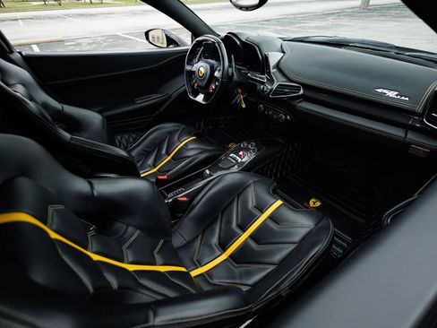 Used 2012 Ferrari 458 Italia Coupe RWD image 53
