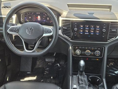 Used 2023 Volkswagen Atlas Cross Sport SE FWD image 26