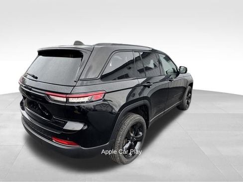 Used 2023 Jeep Grand Cherokee Limited w/ Black Appearance Package image 8