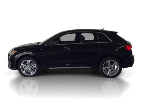 Used 2024 Audi Q3 2.0T Premium Plus w/ Premium Plus Package image 2