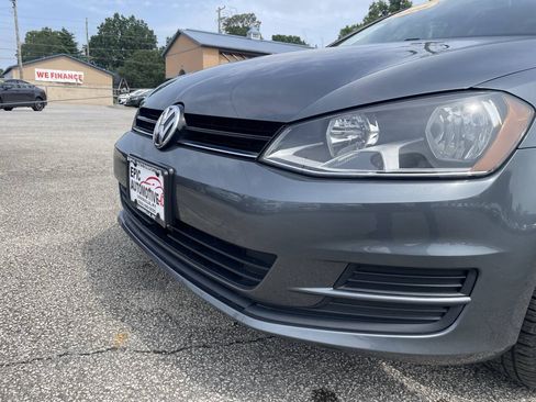 Used 2016 Volkswagen Golf Limited Edition FWD image 11