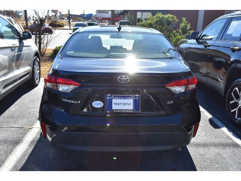 Used 2024 Toyota Corolla LE image 3