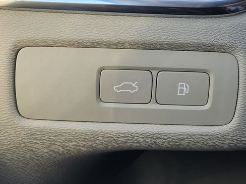 New 2026 Volvo XC60 T8 Ultra w/ Protection Package Premier image 11