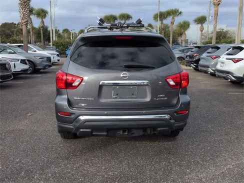 Used 2017 Nissan Pathfinder Platinum w/ Family Entertainment Package image 7