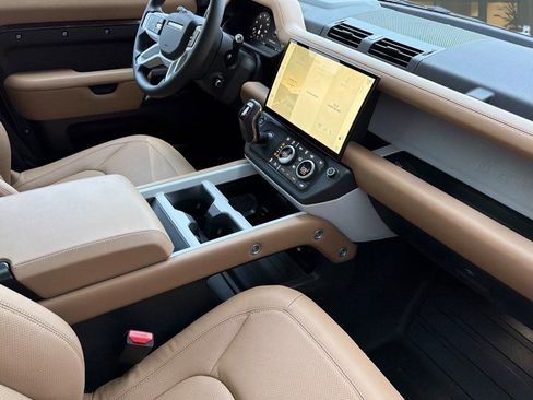 New 2026 Land Rover Defender 110 X-Dynamic SE AWD/4WD image 27