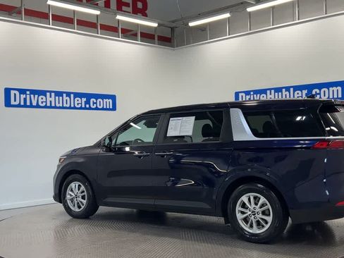 Used 2024 Kia Carnival LX FWD image 8
