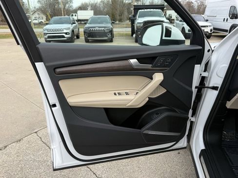 Used 2024 Audi Q5 2.0T Premium Plus image 17
