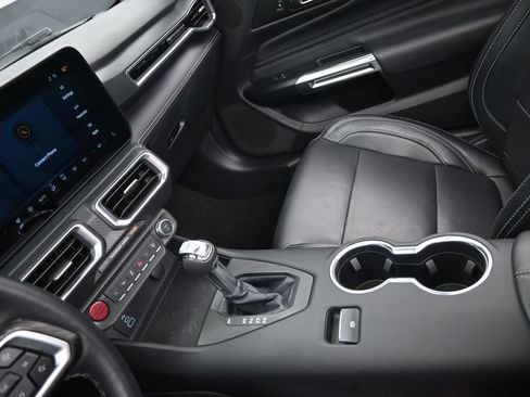 Used 2025 Ford Mustang GT Premium RWD image 19