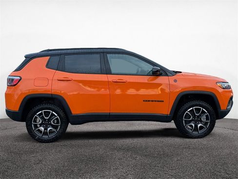 New 2026 Jeep Compass Trailhawk w/ Trailer Tow Group image 6