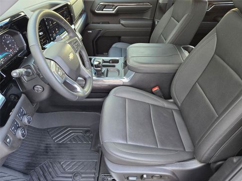 Used 2024 Chevrolet Silverado 1500 LTZ AWD/4WD image 9