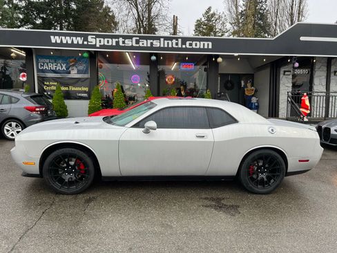 Used 2010 Dodge Challenger R/T image 2
