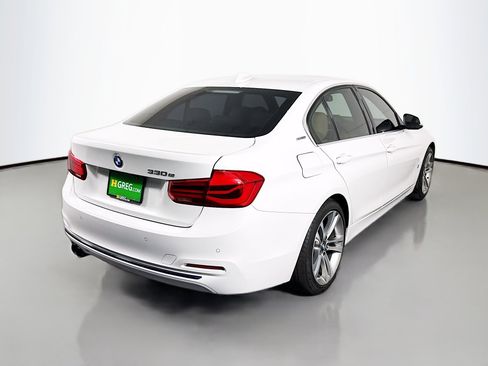 Used 2017 BMW 330e image 10