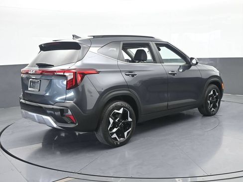Used 2024 Kia Seltos EX FWD image 6