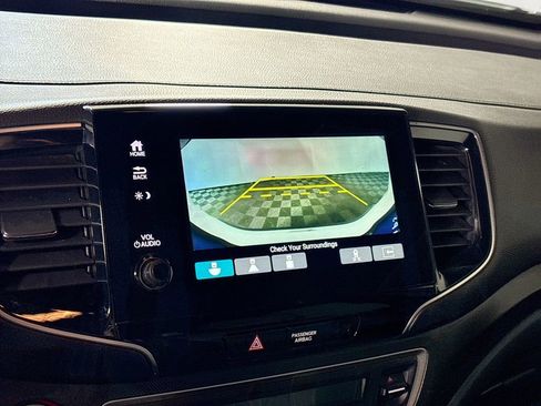 Used 2023 Honda Passport TrailSport image 17