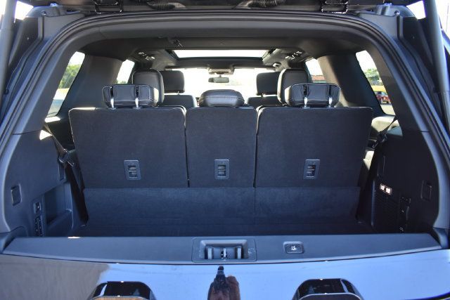 Used 2025 Ford Expedition Platinum w/ Stealth Performance Package AWD/4WD image 44