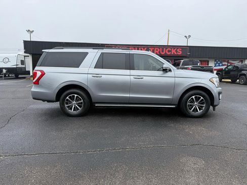 Used 2021 Ford Expedition Max XLT image 3