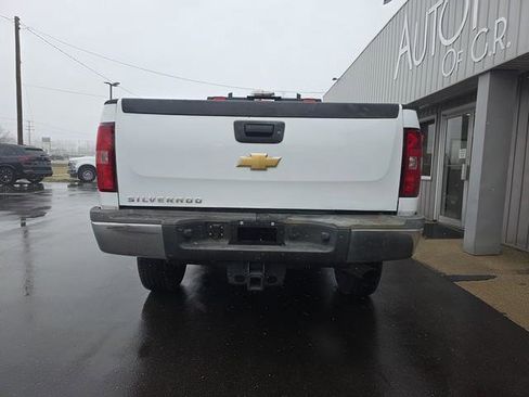 Used 2014 Chevrolet Silverado 2500 W/T w/ Snow Plow Prep Package image 5