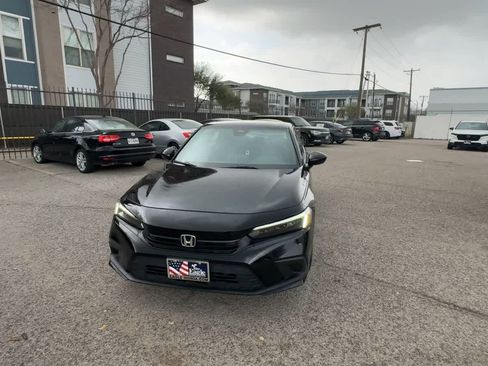 Used 2023 Honda Civic Sport image 3