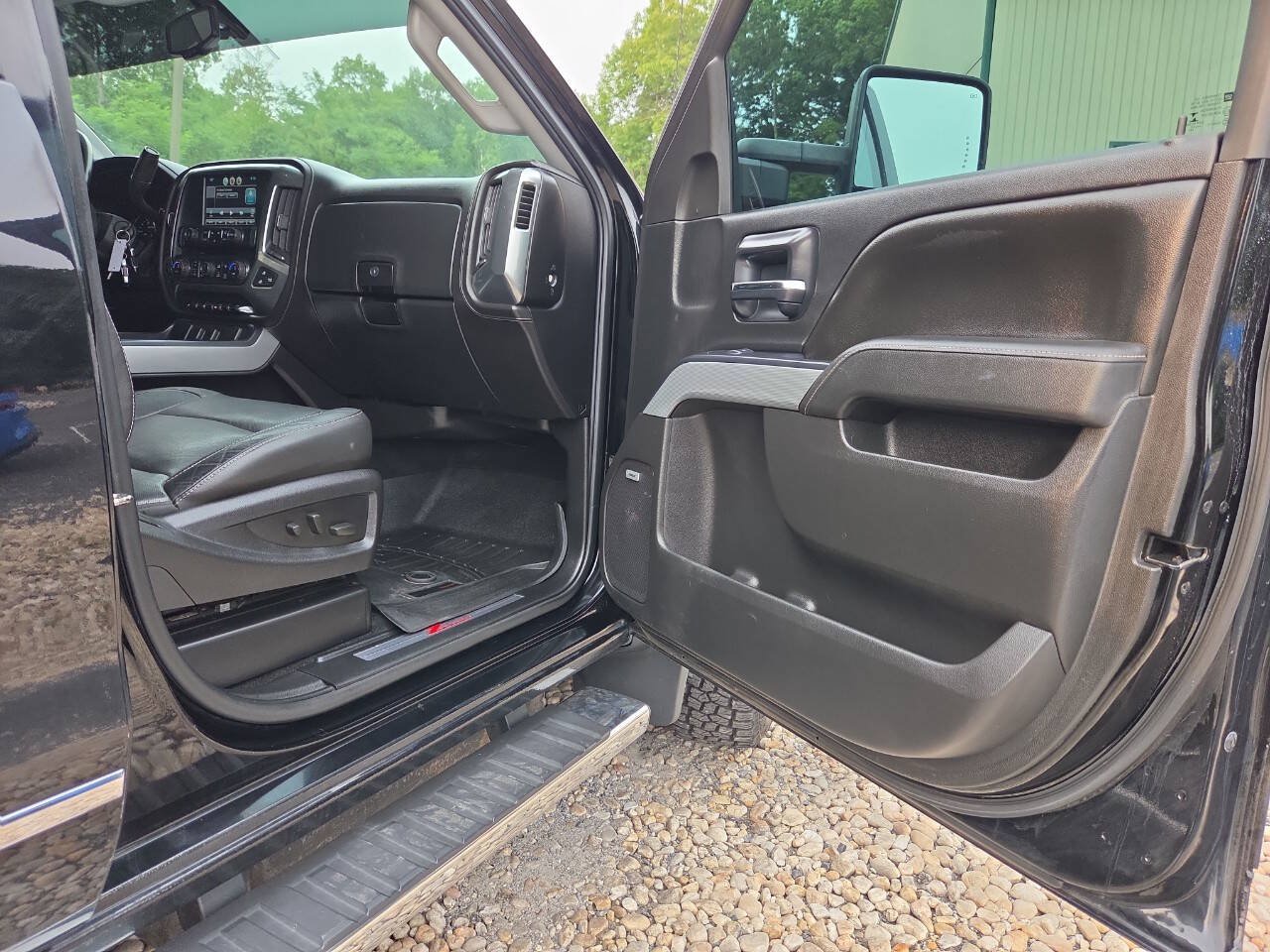 Used 2015 Chevrolet Silverado 2500 LTZ w/ LTZ Plus Package AWD/4WD image 26