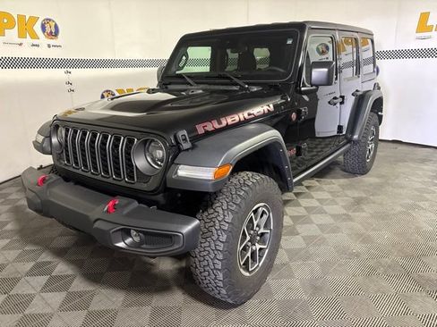 Used 2024 Jeep Wrangler Unlimited Rubicon w/ Convenience Group AWD/4WD image 7