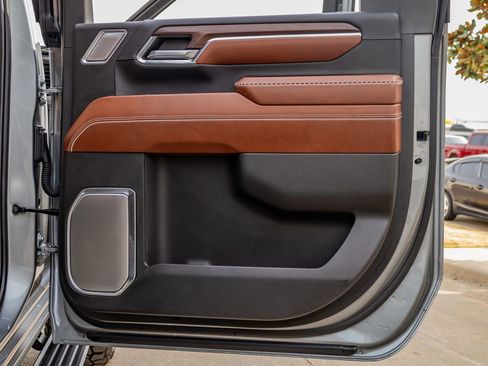 Used 2024 GMC Sierra 2500 Denali Ultimate image 38