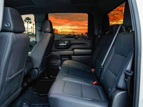 Used 2024 Chevrolet Silverado 2500 Custom w/ Custom Value Package image 21