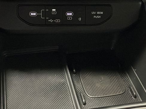 Used 2026 Kia Carnival SX Prestige FWD image 33