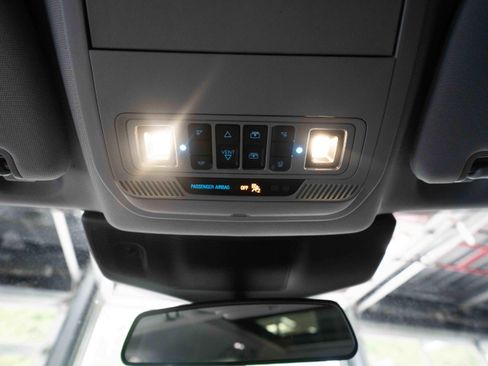 Used 2021 Ford Explorer XLT w/ Equipment Group 202A AWD/4WD image 18