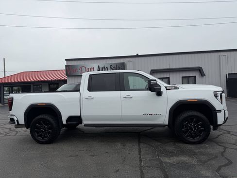 Used 2025 GMC Sierra 3500 AT4 w/ AT4 Premium Plus Package AWD/4WD image 2