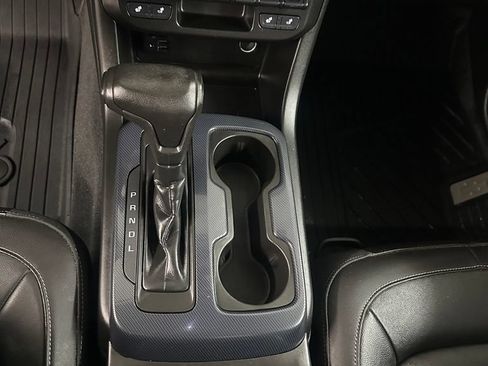 Used 2021 Chevrolet Colorado Z71 w/ Z71 Midnight Edition AWD/4WD image 18