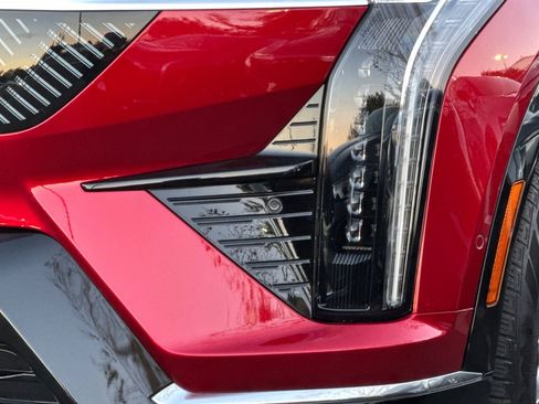 Certified 2025 Cadillac Optiq Luxury 1 image 46