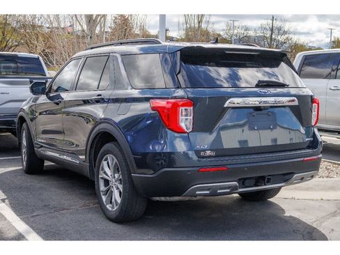 Used 2022 Ford Explorer XLT w/ Equipment Group 202A AWD/4WD image 3