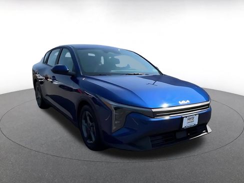 Used 2025 Kia K4 FWD image 3