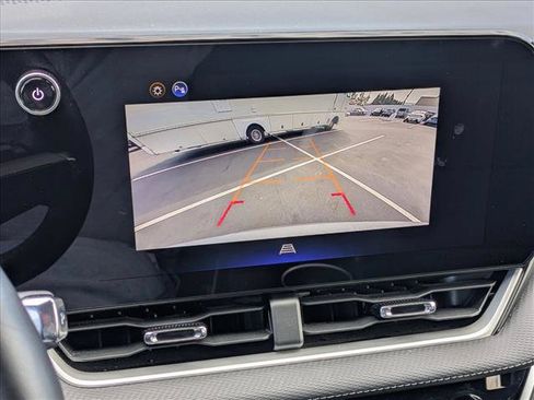 Used 2025 Chevrolet Equinox LT AWD/4WD image 14