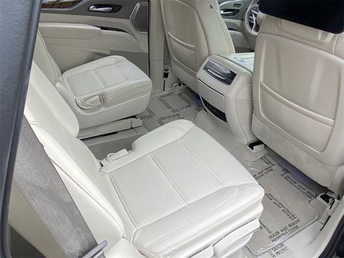 Used 2021 Cadillac Escalade Sport Platinum image 14